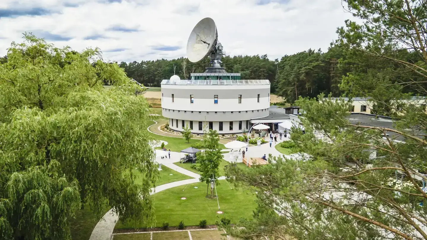 12-metre parabolic antenna at the FUTURA radio observatory in Neu Golm